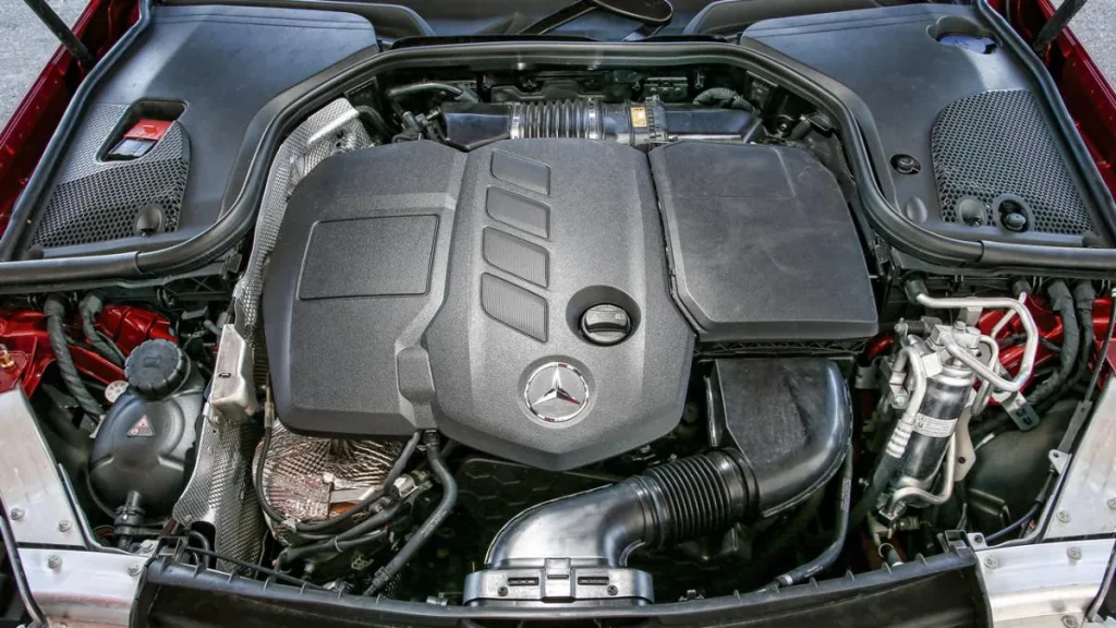 Motor Mercedes 220